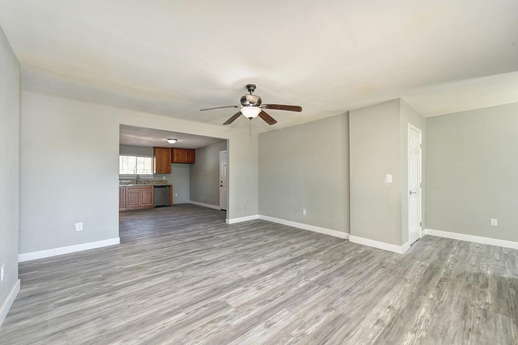 Detail Gallery Image 6 of 28 For 5120 Martin Luther King Jr Blvd, Sacramento,  CA 95820 - 3 Beds | 2 Baths