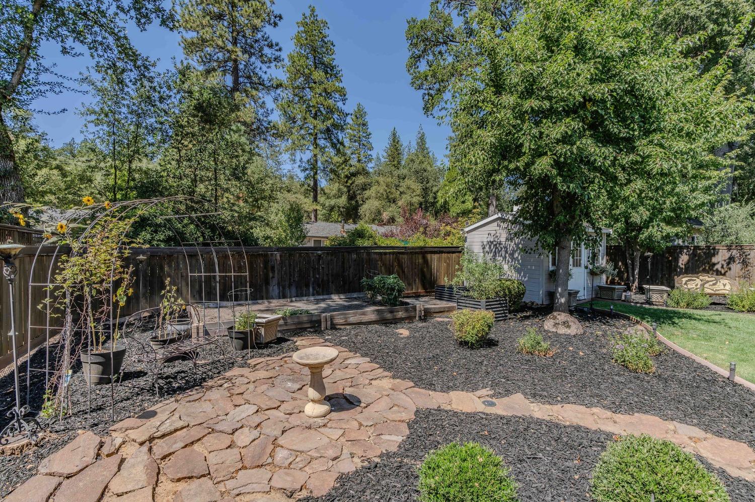 Detail Gallery Image 70 of 87 For 511 Surrey Ln, Murphys,  CA 95247 - 5 Beds | 2/1 Baths