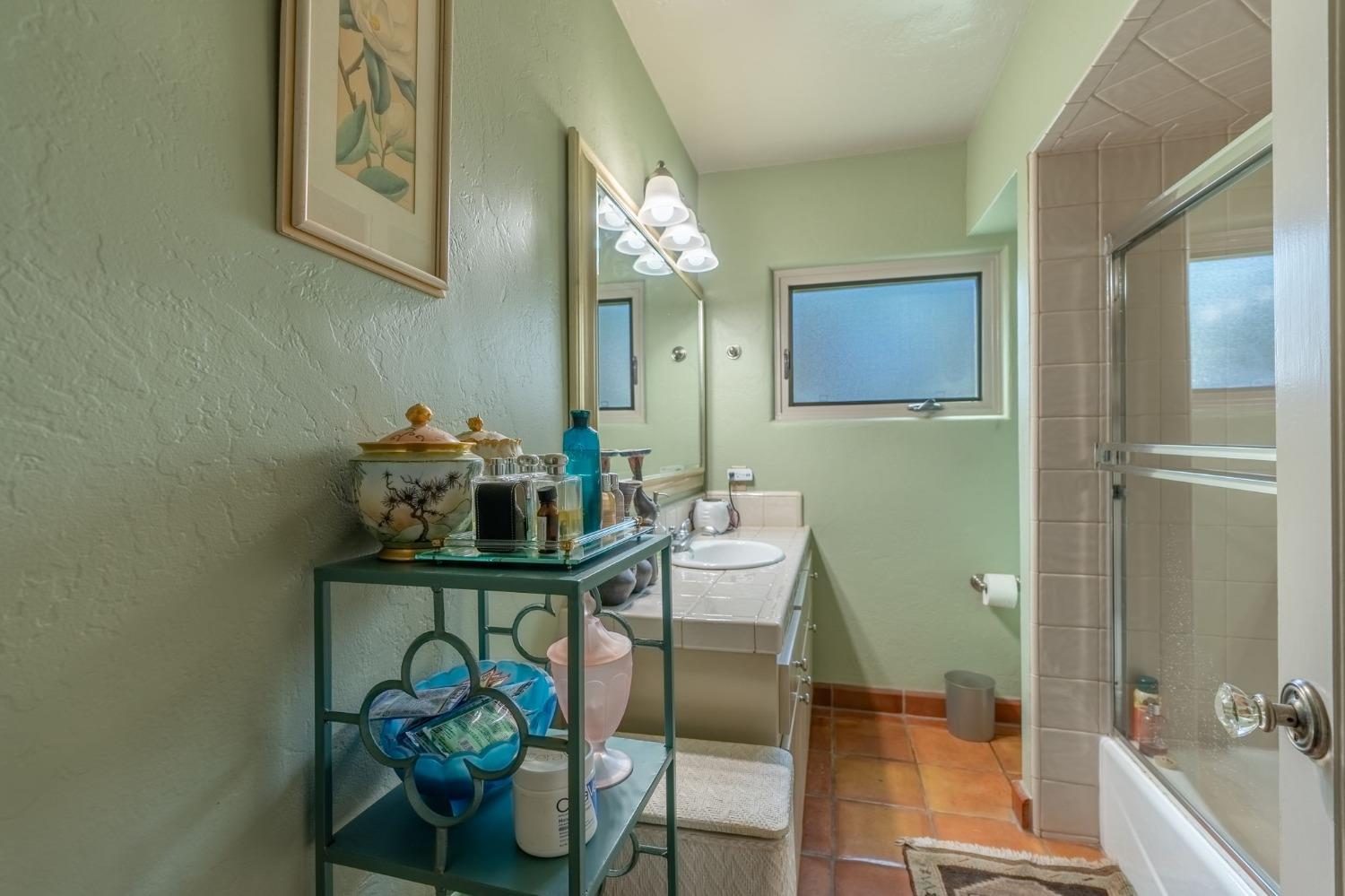 Detail Gallery Image 16 of 26 For 814 Geer Ave, Modesto,  CA 95354 - 3 Beds | 1/1 Baths