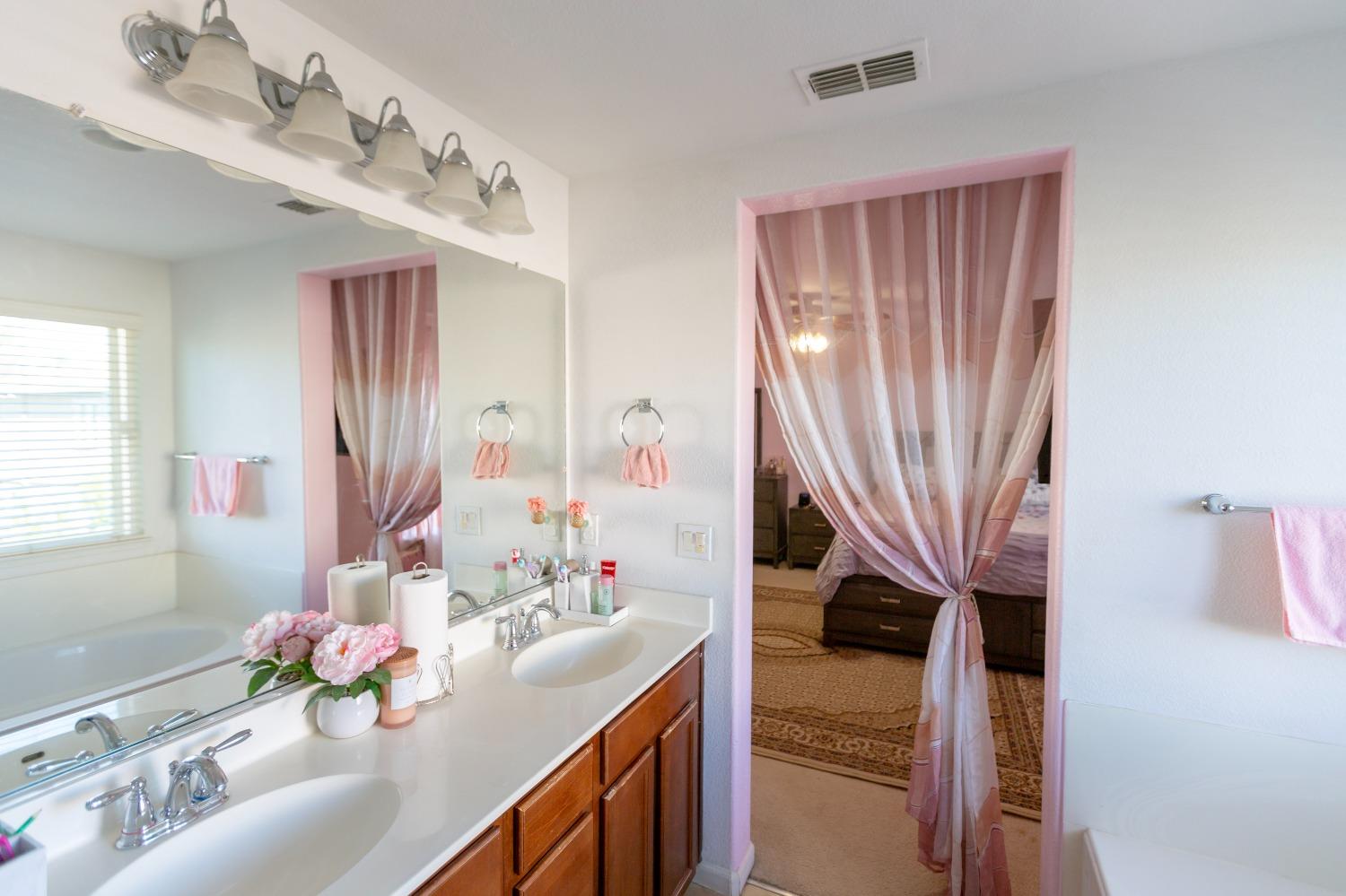 Ellesmere Loop, Roseville, California image 10