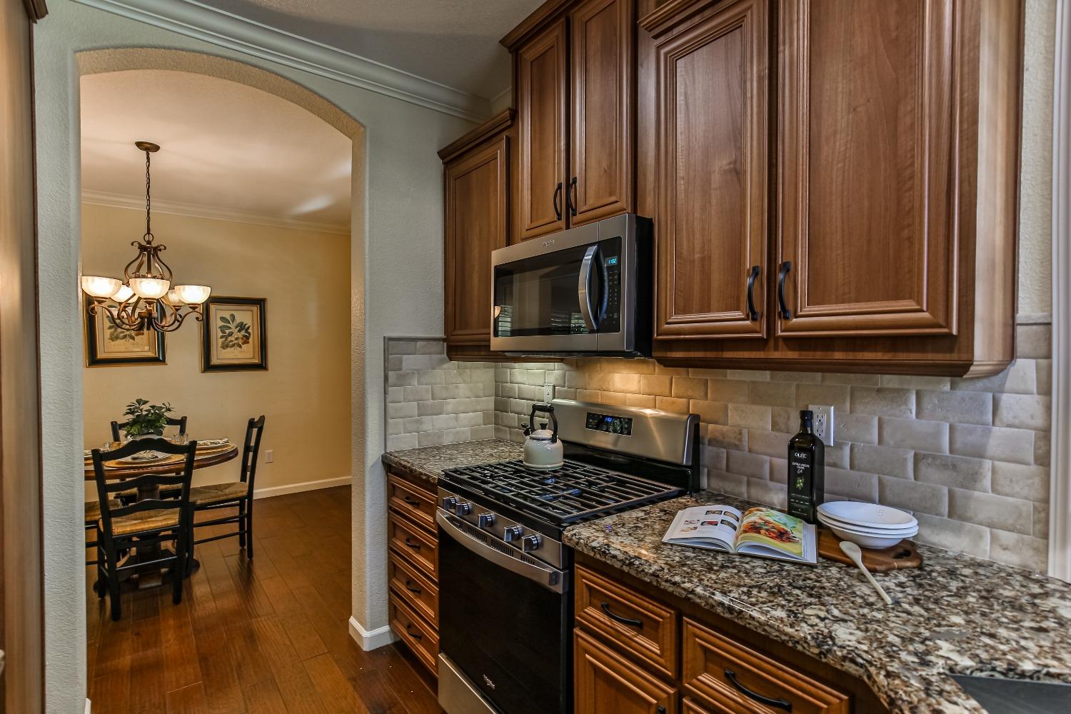 Detail Gallery Image 27 of 44 For 1033 Venice Ln, Roseville,  CA 95747 - 2 Beds | 2 Baths