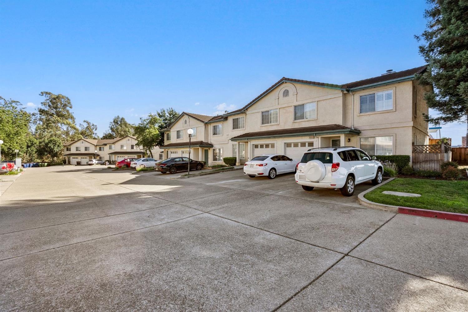 Detail Gallery Image 25 of 25 For 3033 Grove Way #D4,  Castro Valley,  CA 94546 - 2 Beds | 2/1 Baths