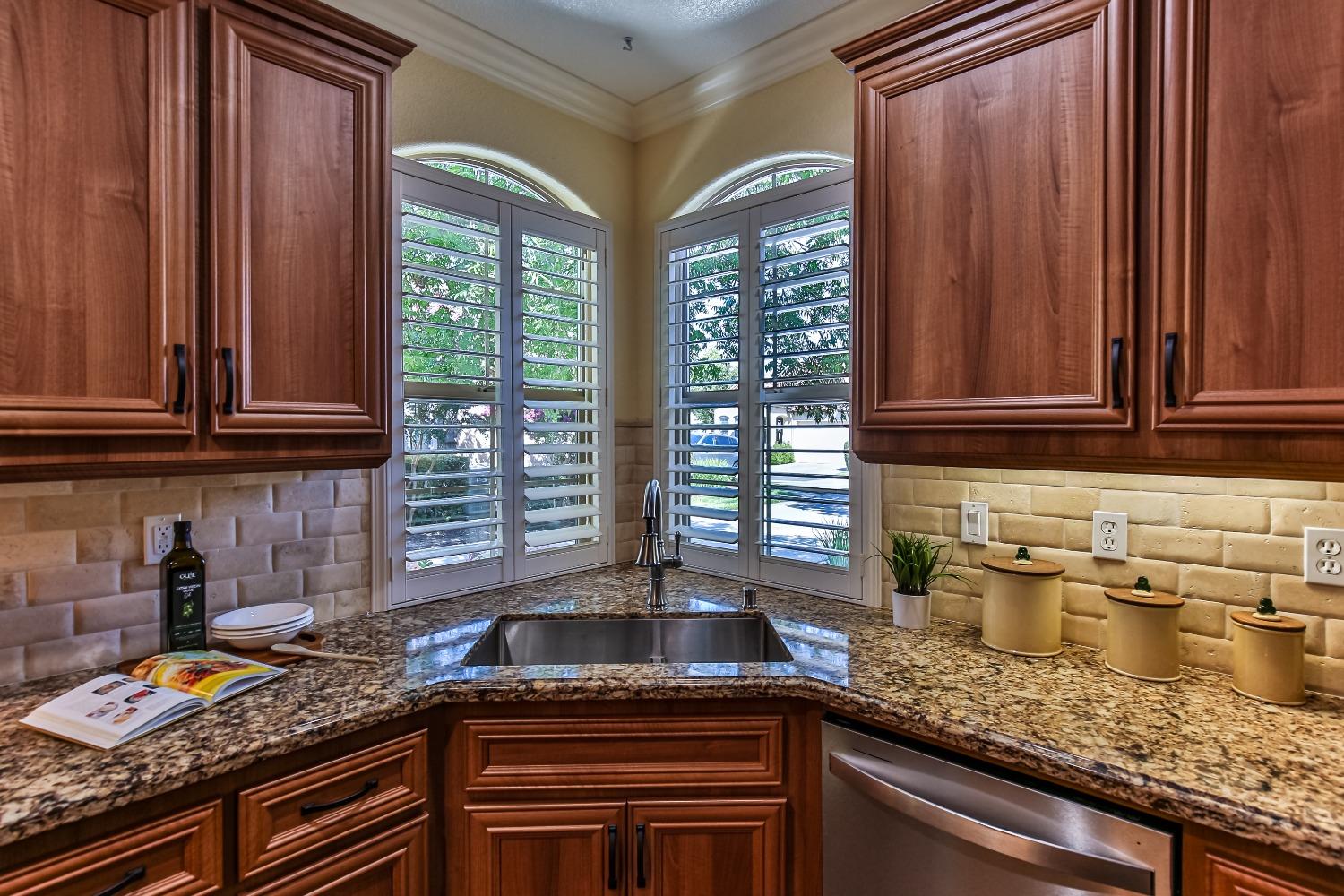 Detail Gallery Image 25 of 44 For 1033 Venice Ln, Roseville,  CA 95747 - 2 Beds | 2 Baths