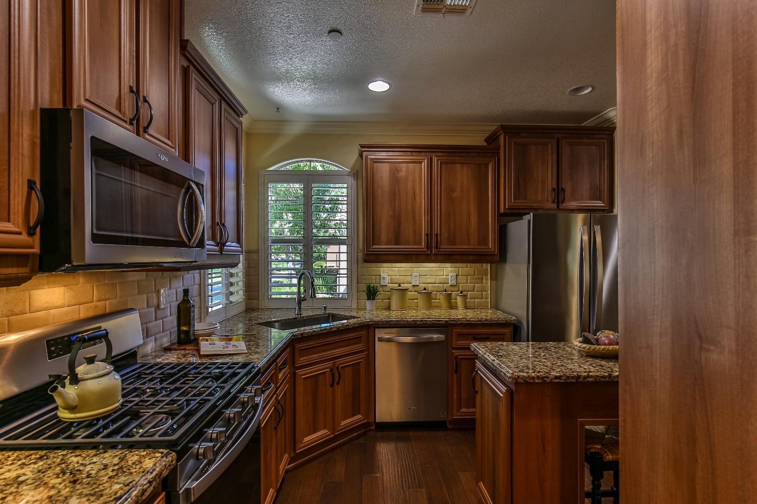 Detail Gallery Image 22 of 44 For 1033 Venice Ln, Roseville,  CA 95747 - 2 Beds | 2 Baths