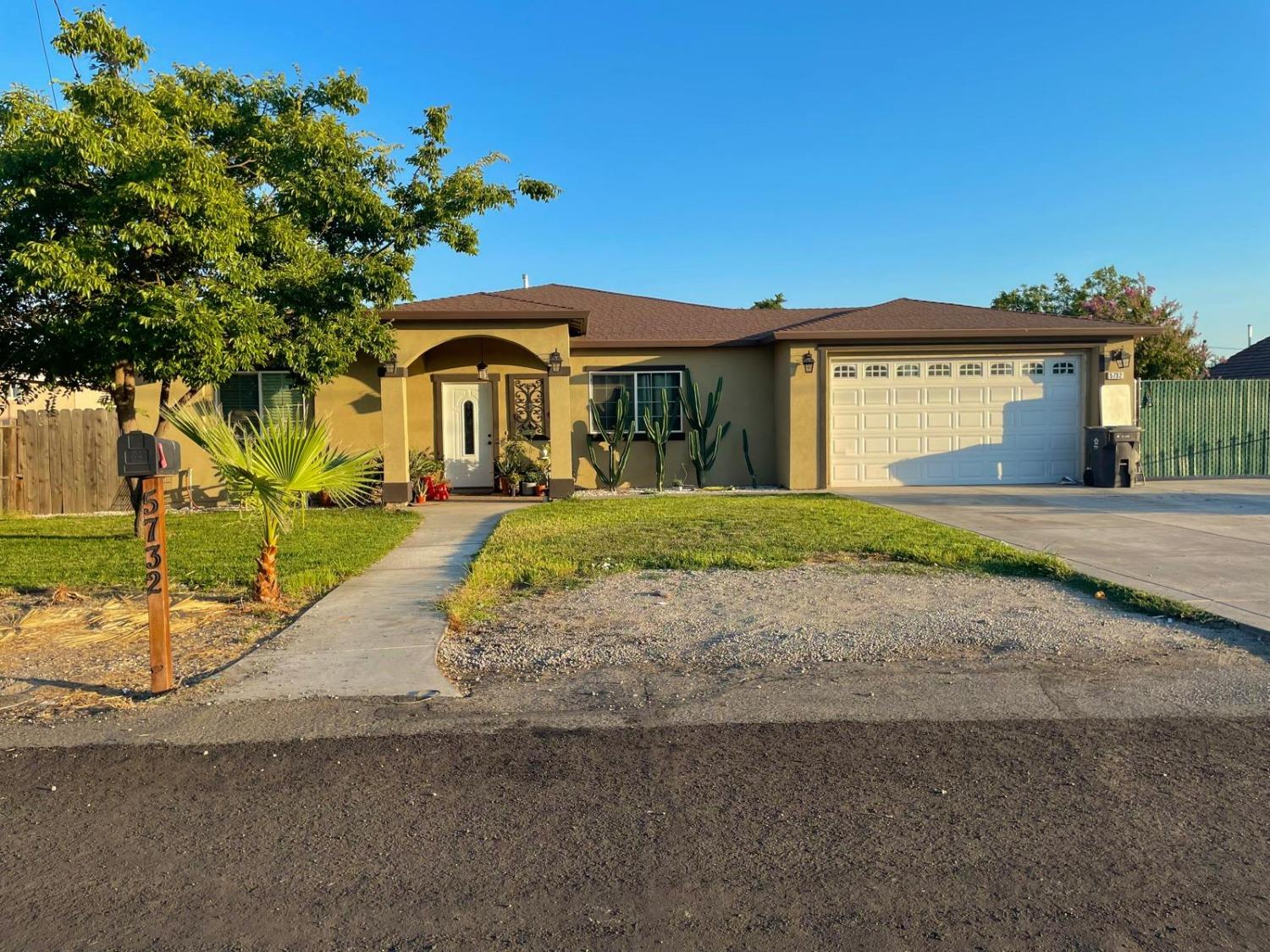 Detail Gallery Image 2 of 2 For 5732 Hobart Ave, Stockton,  CA 95215 - 4 Beds | 2/1 Baths