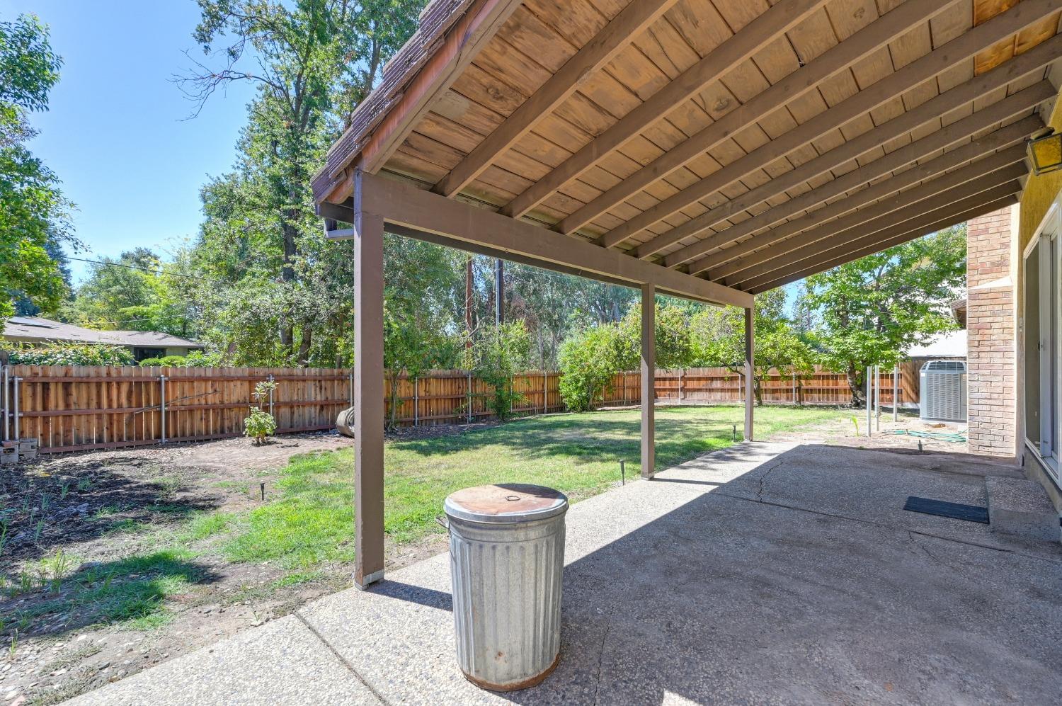 Detail Gallery Image 38 of 44 For 6903 Los Olivos Way, Carmichael,  CA 95608 - 4 Beds | 2/1 Baths