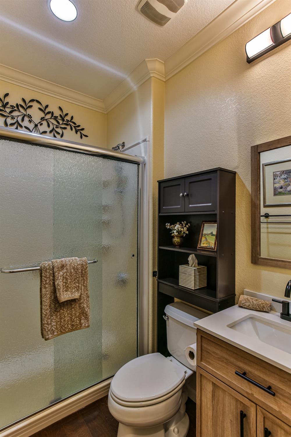 Detail Gallery Image 40 of 44 For 1033 Venice Ln, Roseville,  CA 95747 - 2 Beds | 2 Baths