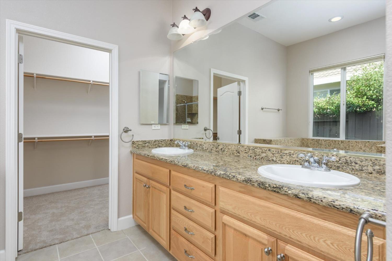 Detail Gallery Image 14 of 29 For 7400 Grassy Creek Way, El Dorado Hills,  CA 95762 - 3 Beds | 2 Baths