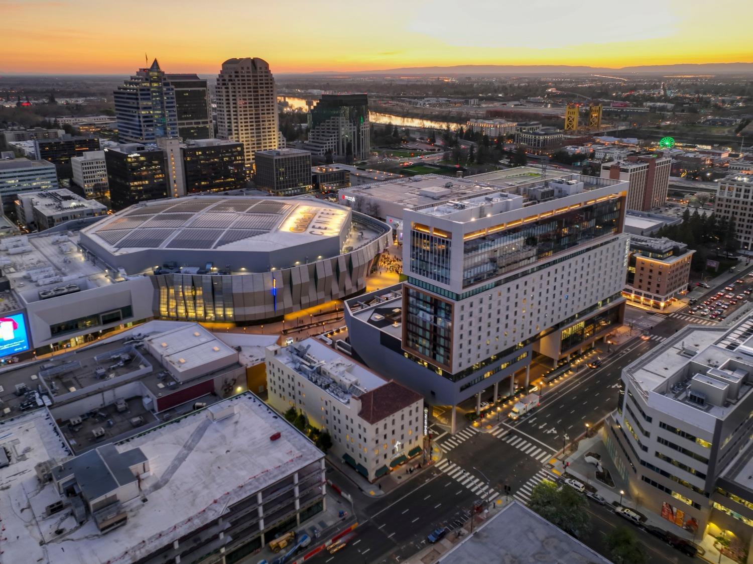 Detail Gallery Image 2 of 92 For 500 J St #1501,  Sacramento,  CA 95814 - 2 Beds | 2/1 Baths