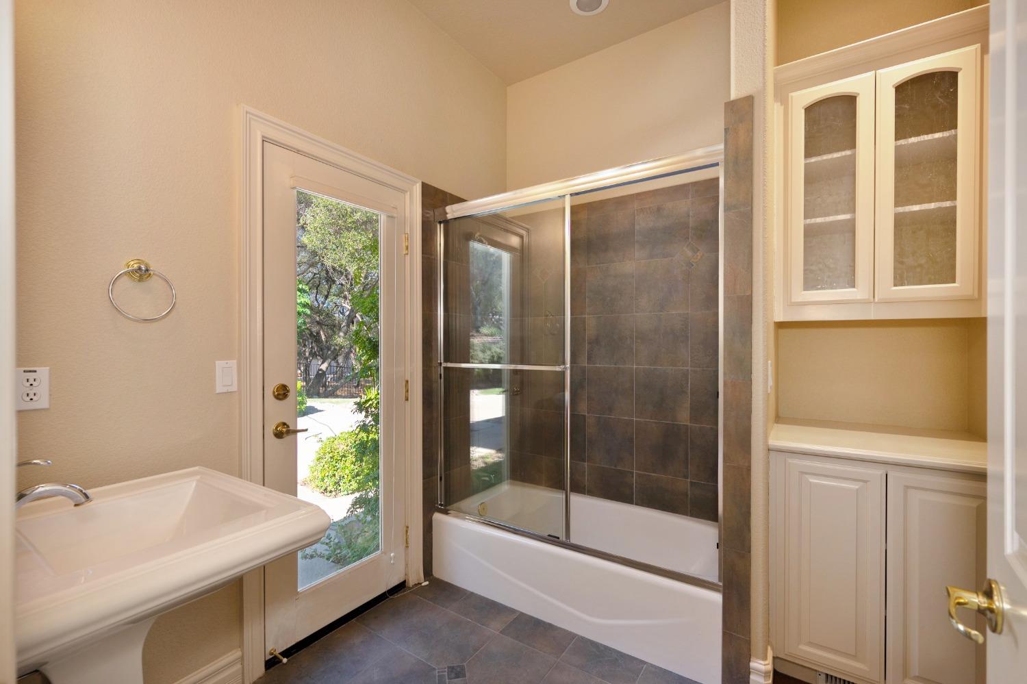 Detail Gallery Image 30 of 74 For 4610 Woodgate Ct, Loomis,  CA 95650 - 5 Beds | 4/1 Baths