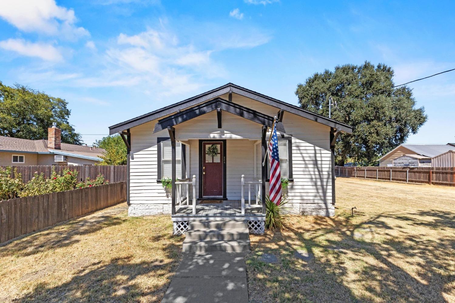 Detail Gallery Image 1 of 1 For 244 Sioc St, Colusa,  CA 95932 - 2 Beds | 1 Baths