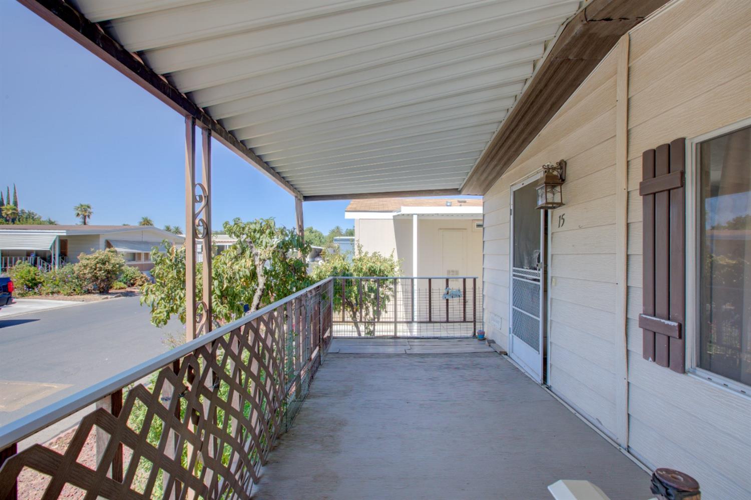 Detail Gallery Image 8 of 36 For 250 E Las Palmas Ave 15, Patterson,  CA 95363 - 2 Beds | 1 Baths