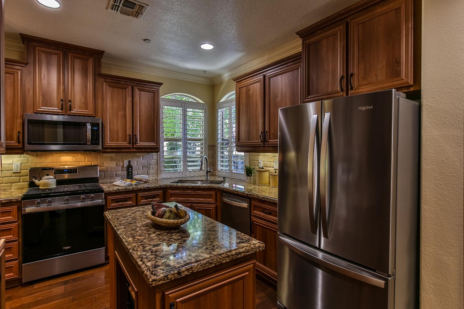 Detail Gallery Image 23 of 44 For 1033 Venice Ln, Roseville,  CA 95747 - 2 Beds | 2 Baths