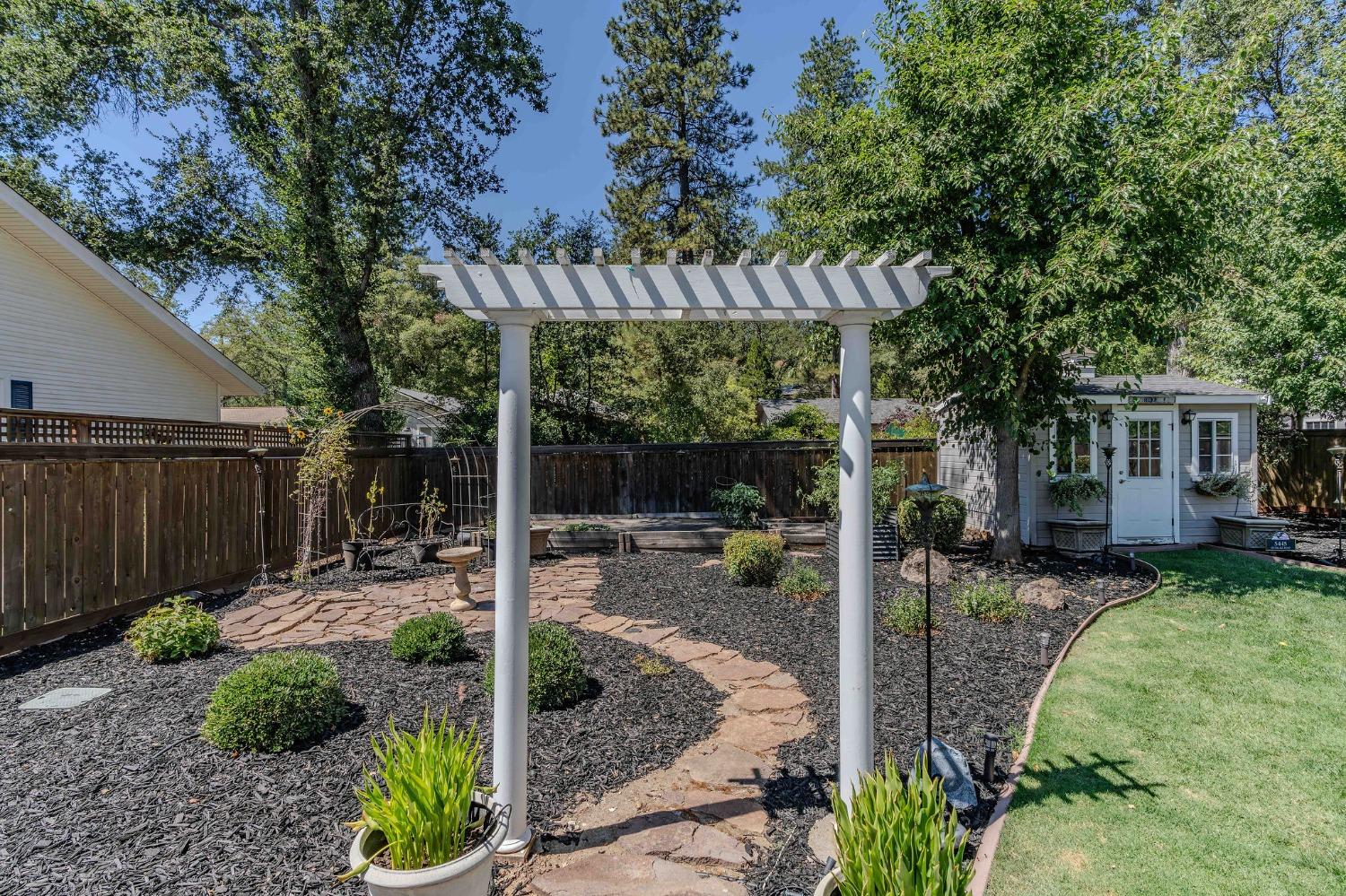 Detail Gallery Image 69 of 87 For 511 Surrey Ln, Murphys,  CA 95247 - 5 Beds | 2/1 Baths