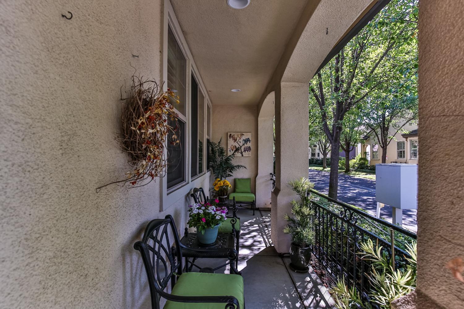 Detail Gallery Image 8 of 44 For 1033 Venice Ln, Roseville,  CA 95747 - 2 Beds | 2 Baths