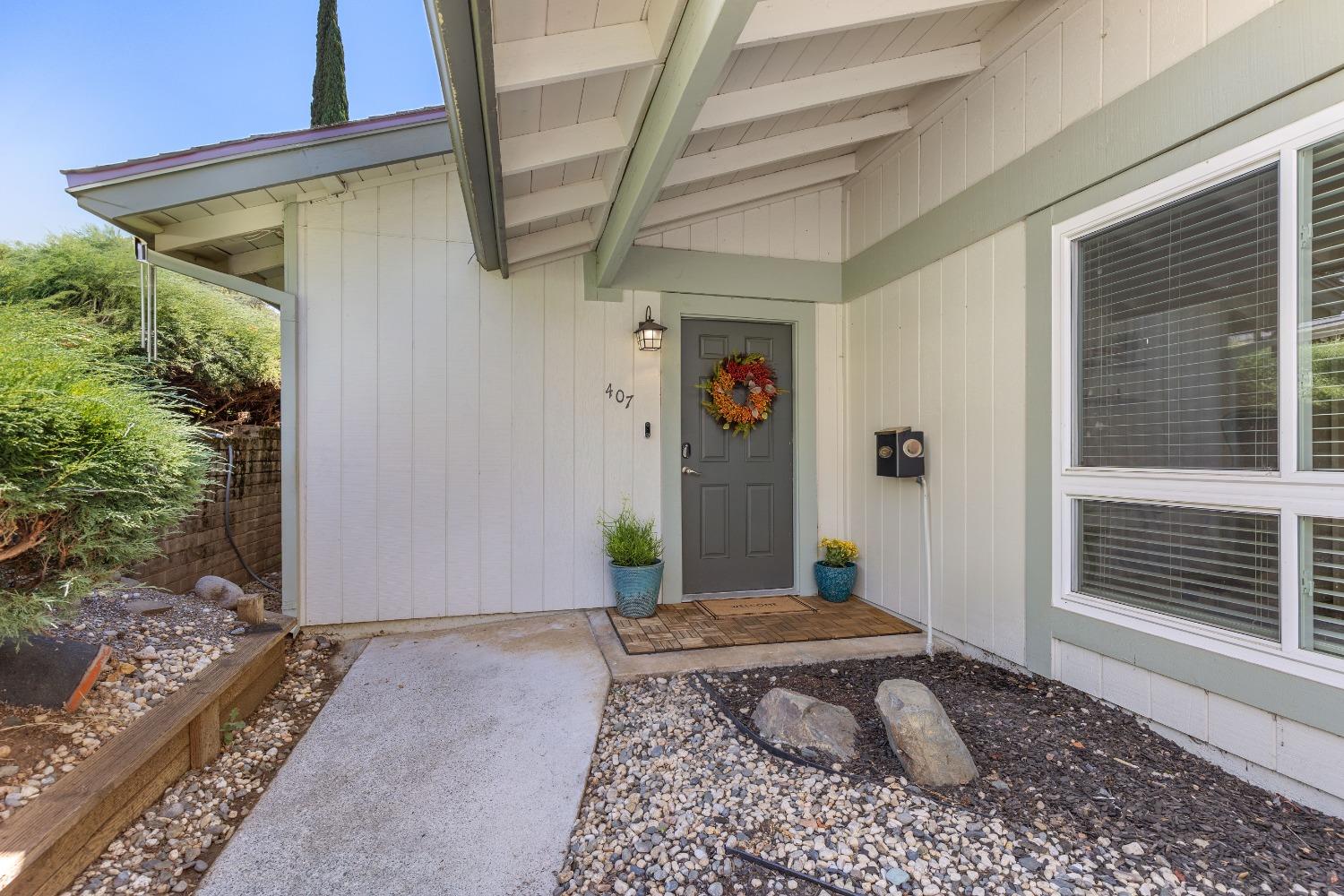 Sutton Place, Auburn, California image 2