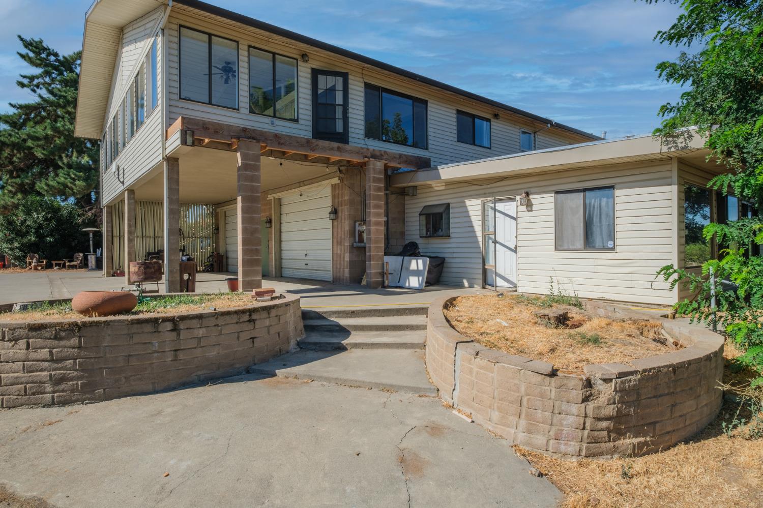 Detail Gallery Image 4 of 58 For 3002 Butte Slough Rd, Colusa,  CA 95932 - 5 Beds | 4 Baths