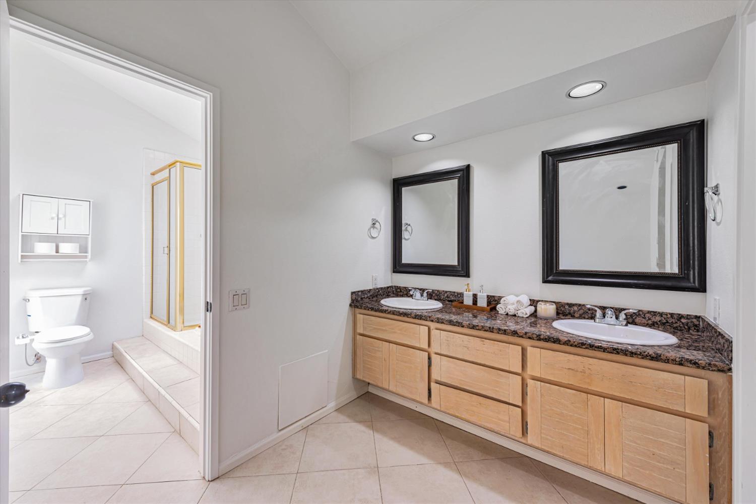 Detail Gallery Image 19 of 41 For 2102 Promontory Point Ln, Gold River,  CA 95670 - 3 Beds | 2/1 Baths