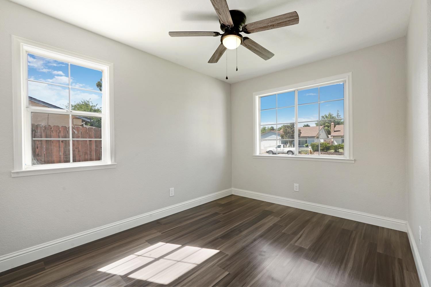 Detail Gallery Image 9 of 12 For 2610 Claridge Ln, Stockton,  CA 95210 - 3 Beds | 2 Baths