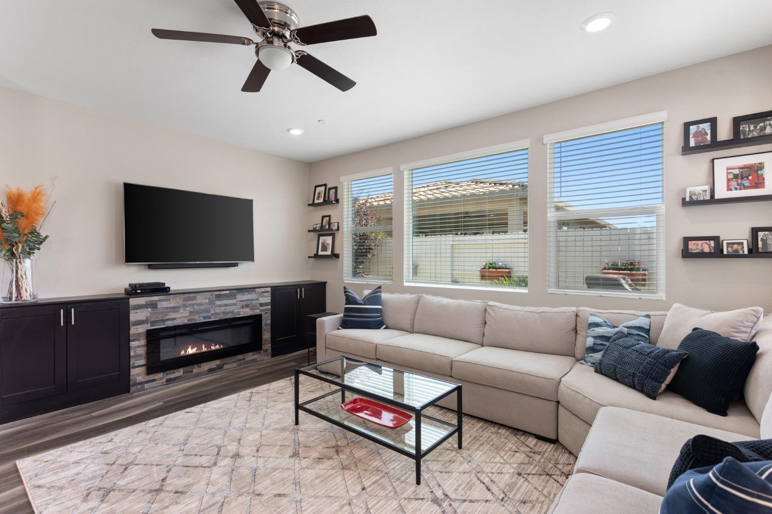 Hemisphere Lane, Roseville, California image 9