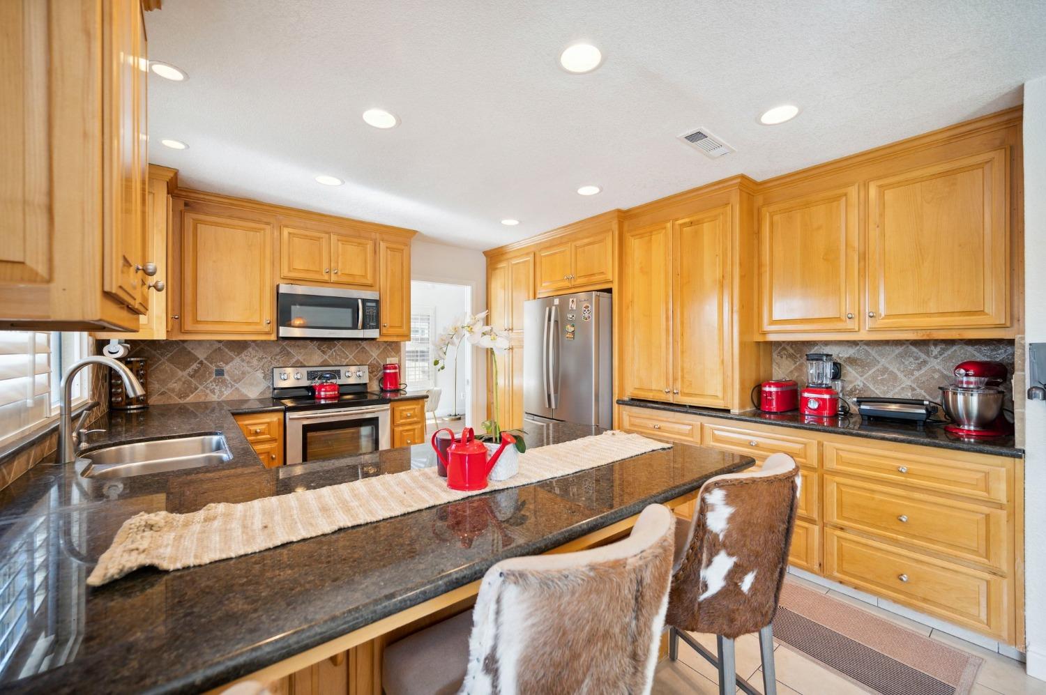 Detail Gallery Image 14 of 30 For 3917 Alessandro Ln, Modesto,  CA 95356 - 4 Beds | 2/1 Baths