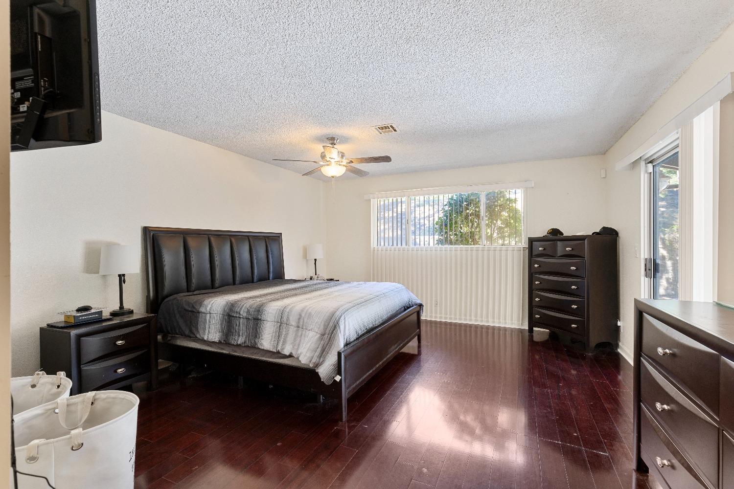 Detail Gallery Image 15 of 36 For 708 Riverlake Way, Sacramento,  CA 95831 - 3 Beds | 2/1 Baths