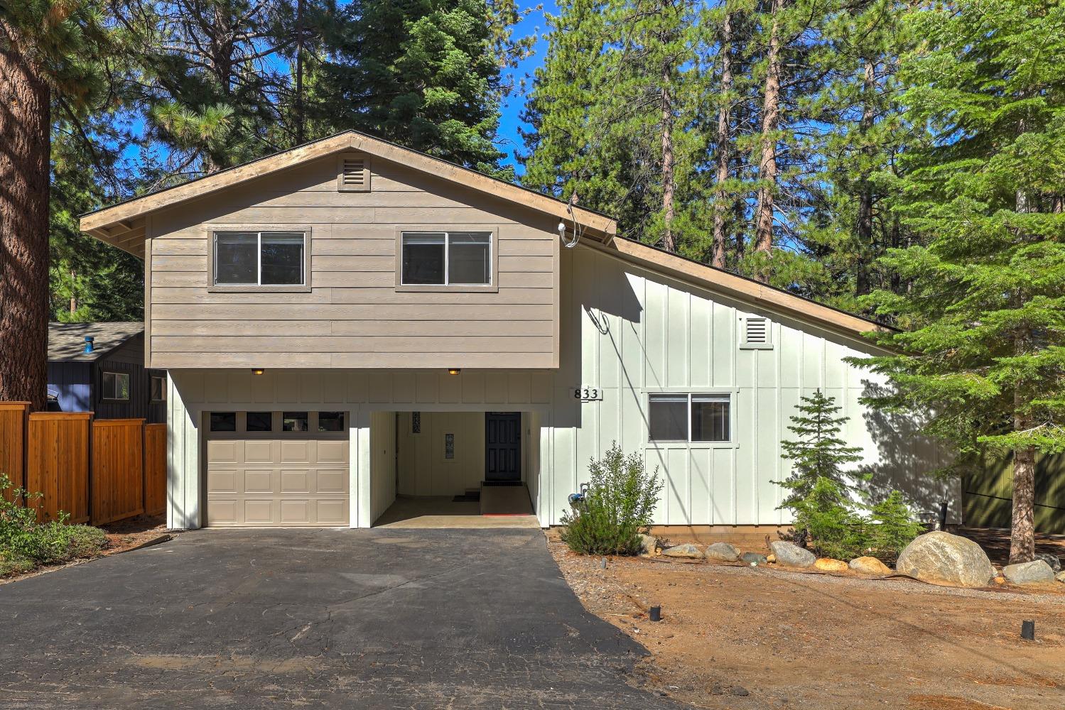 Detail Gallery Image 1 of 40 For 833 Clement St, South Lake Tahoe,  CA 96150 - 3 Beds | 2 Baths