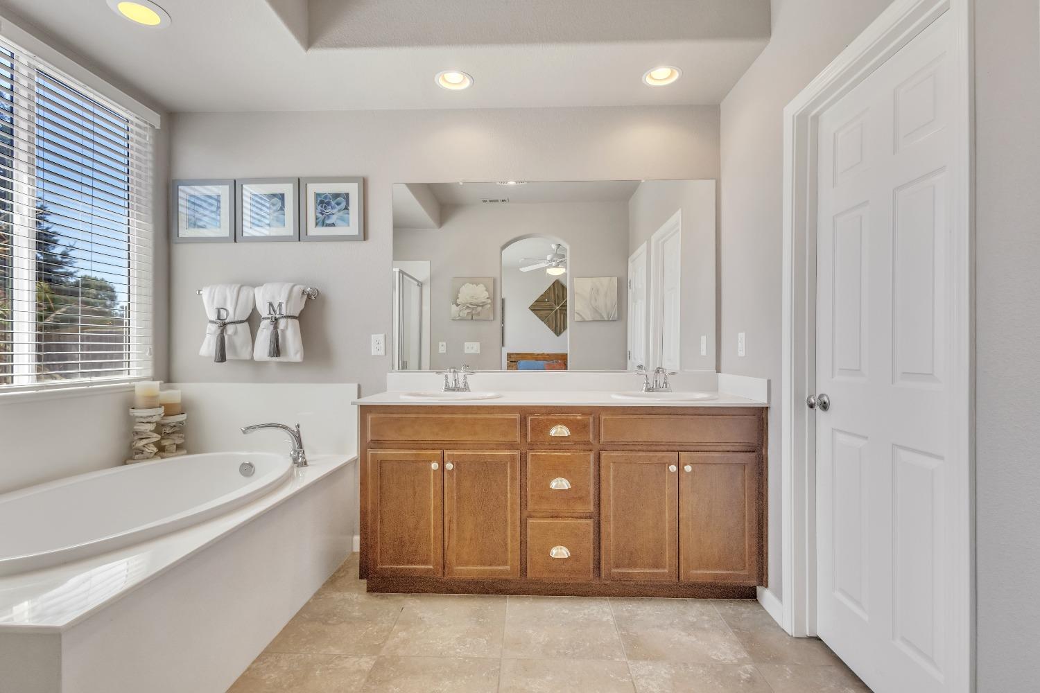 Detail Gallery Image 33 of 78 For 448 Villa Point Dr, Stockton,  CA 95209 - 4 Beds | 2 Baths