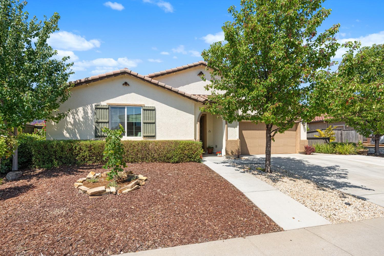 Detail Gallery Image 3 of 54 For 5104 Heather Ranch Way, Rancho Cordova,  CA 95742 - 4 Beds | 3 Baths