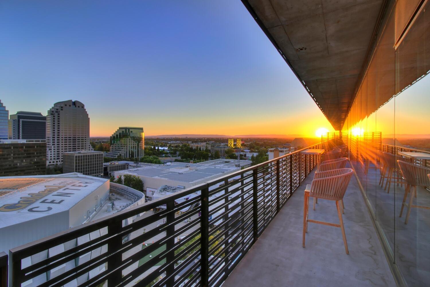 Detail Gallery Image 8 of 71 For 500 J St #1807,  Sacramento,  CA 95814 - 3 Beds | 3 Baths