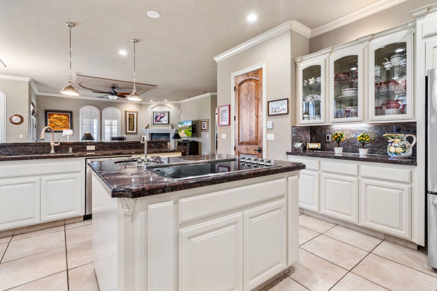 Detail Gallery Image 32 of 88 For 1426 Riverview Cir #E,  Ripon,  CA 95366 - 4 Beds | 4 Baths