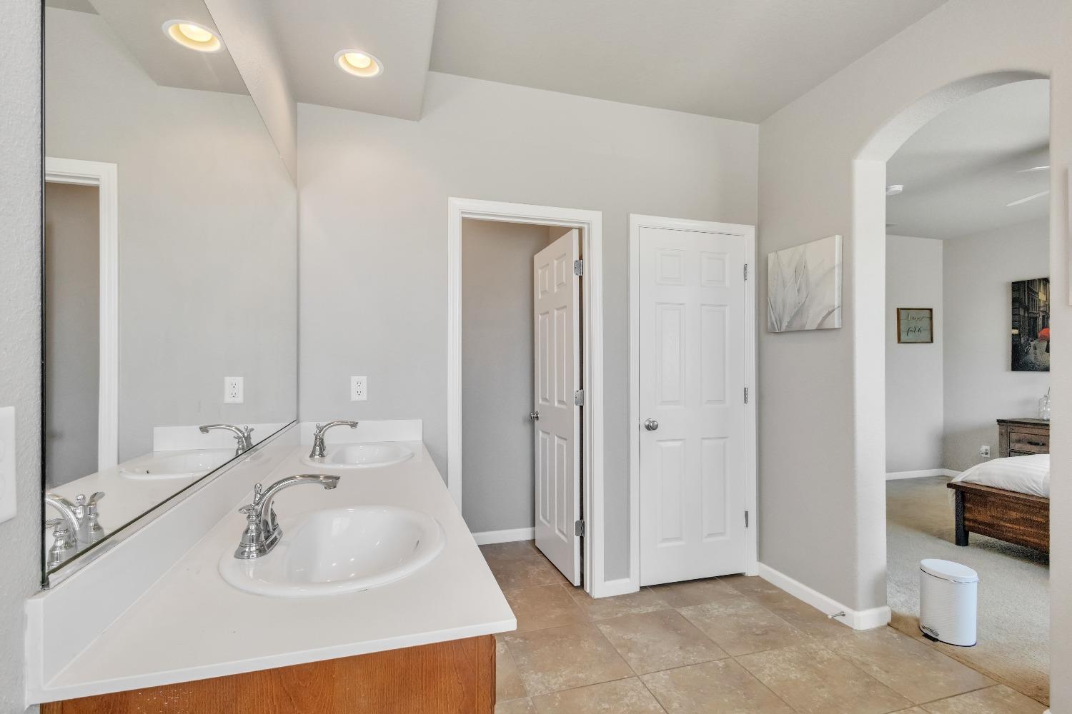 Detail Gallery Image 32 of 78 For 448 Villa Point Dr, Stockton,  CA 95209 - 4 Beds | 2 Baths