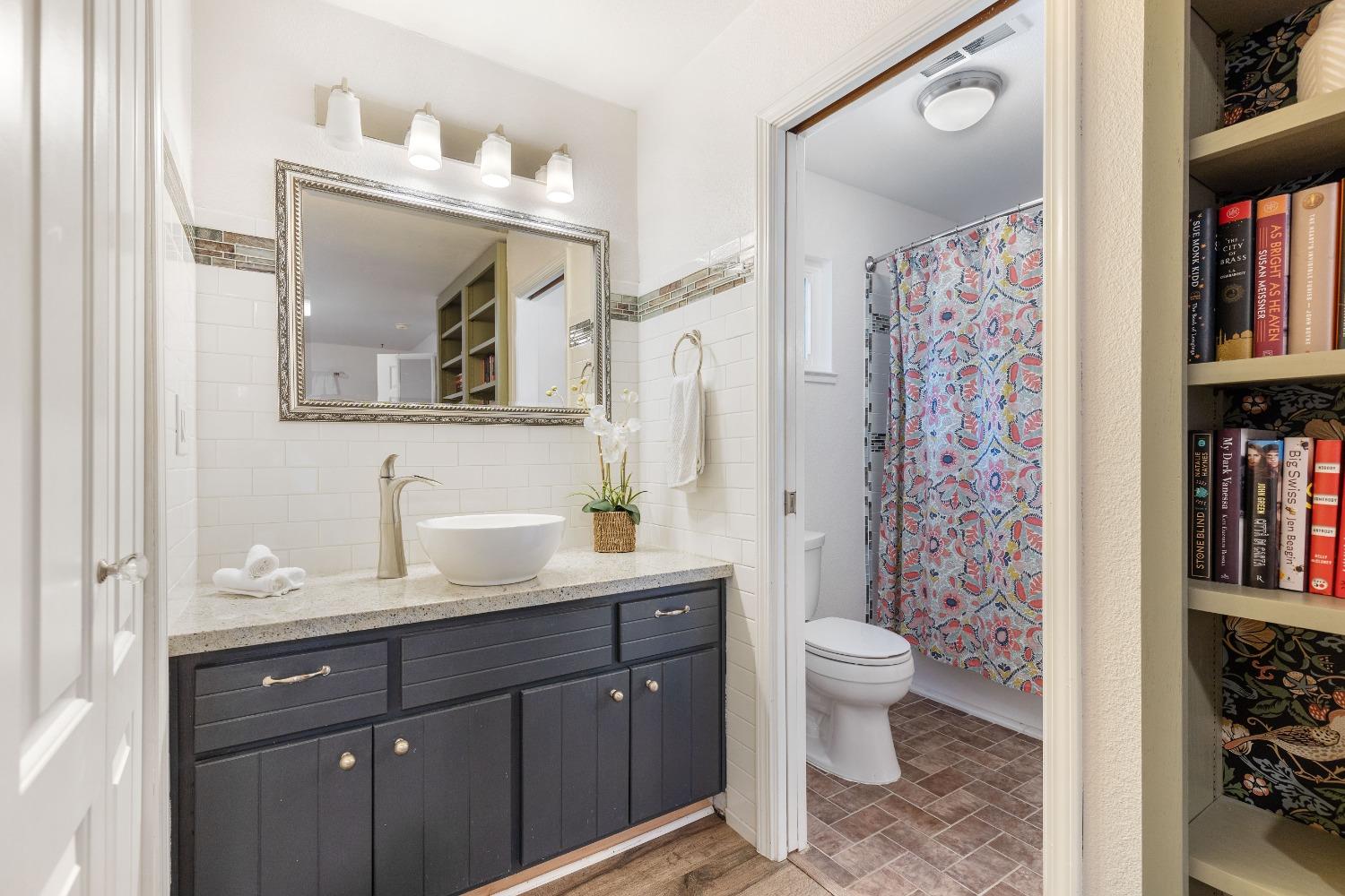 Sutton Place, Auburn, California image 20