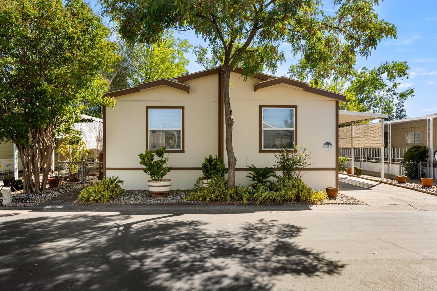 Detail Gallery Image 1 of 1 For 5040 Jackson St 40, North Highlands,  CA 95660 - 3 Beds | 2 Baths