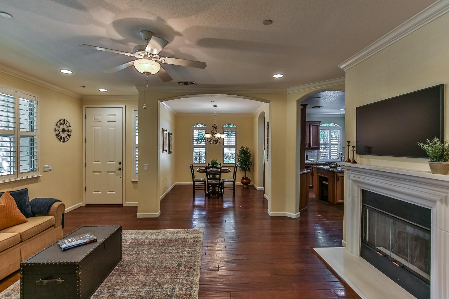 Detail Gallery Image 17 of 44 For 1033 Venice Ln, Roseville,  CA 95747 - 2 Beds | 2 Baths