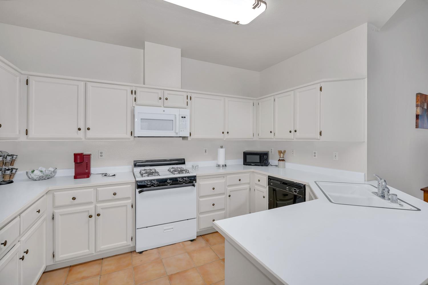 Detail Gallery Image 16 of 51 For 730 Summerfield Dr, Atwater,  CA 95301 - 4 Beds | 2 Baths