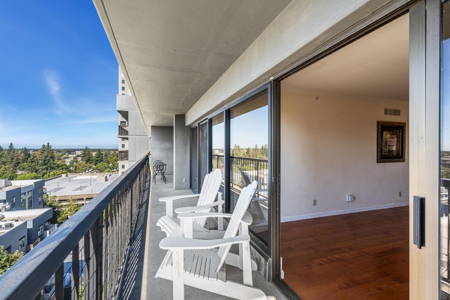 Detail Gallery Image 3 of 67 For 500 N St #1503,  Sacramento,  CA 95814 - 2 Beds | 2 Baths