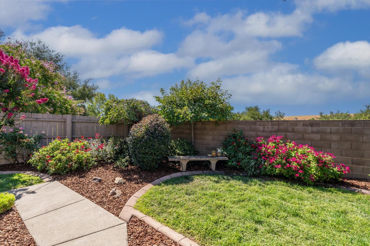 Detail Gallery Image 25 of 29 For 7400 Grassy Creek Way, El Dorado Hills,  CA 95762 - 3 Beds | 2 Baths