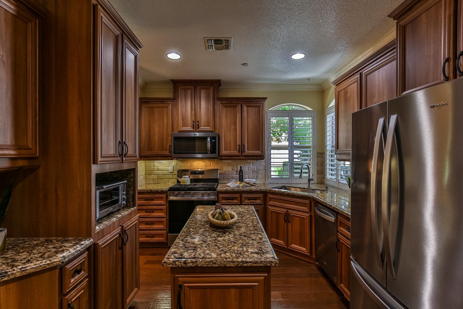 Detail Gallery Image 24 of 44 For 1033 Venice Ln, Roseville,  CA 95747 - 2 Beds | 2 Baths