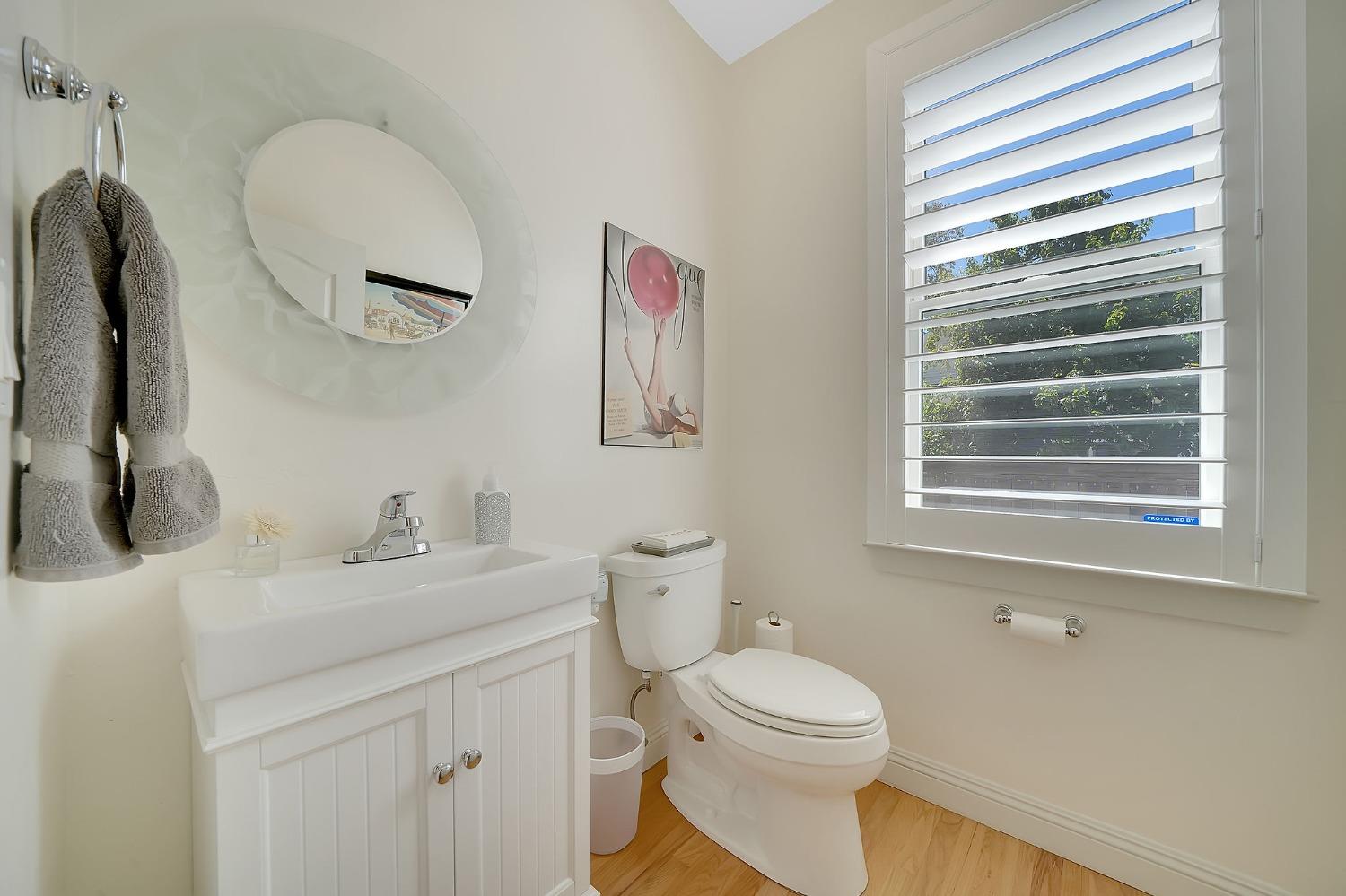 Detail Gallery Image 18 of 87 For 511 Surrey Ln, Murphys,  CA 95247 - 5 Beds | 2/1 Baths