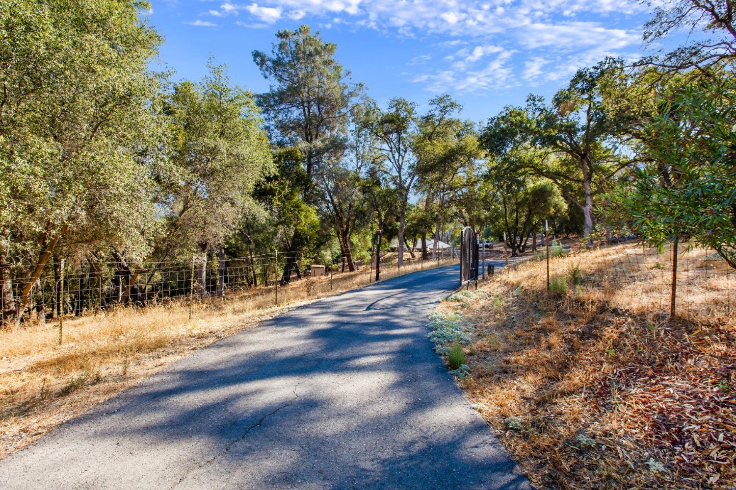 Detail Gallery Image 43 of 46 For 5966 Oak Ridge Cir, El Dorado,  CA 95623 - 4 Beds | 2/1 Baths