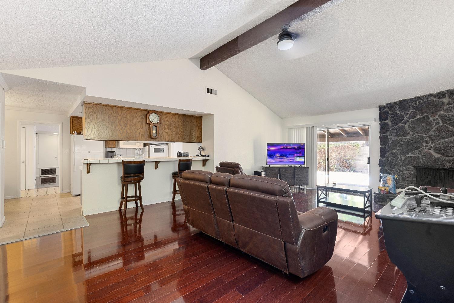 Detail Gallery Image 24 of 36 For 708 Riverlake Way, Sacramento,  CA 95831 - 3 Beds | 2/1 Baths