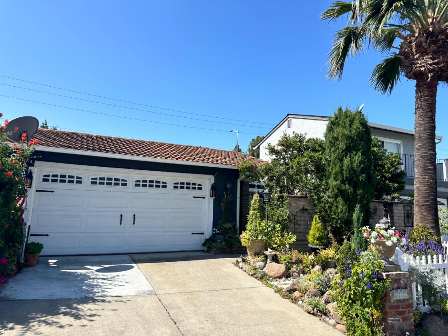 Detail Gallery Image 1 of 1 For 33179 Great Salt Lake Dr, Fremont,  CA 94555 - 3 Beds | 2 Baths