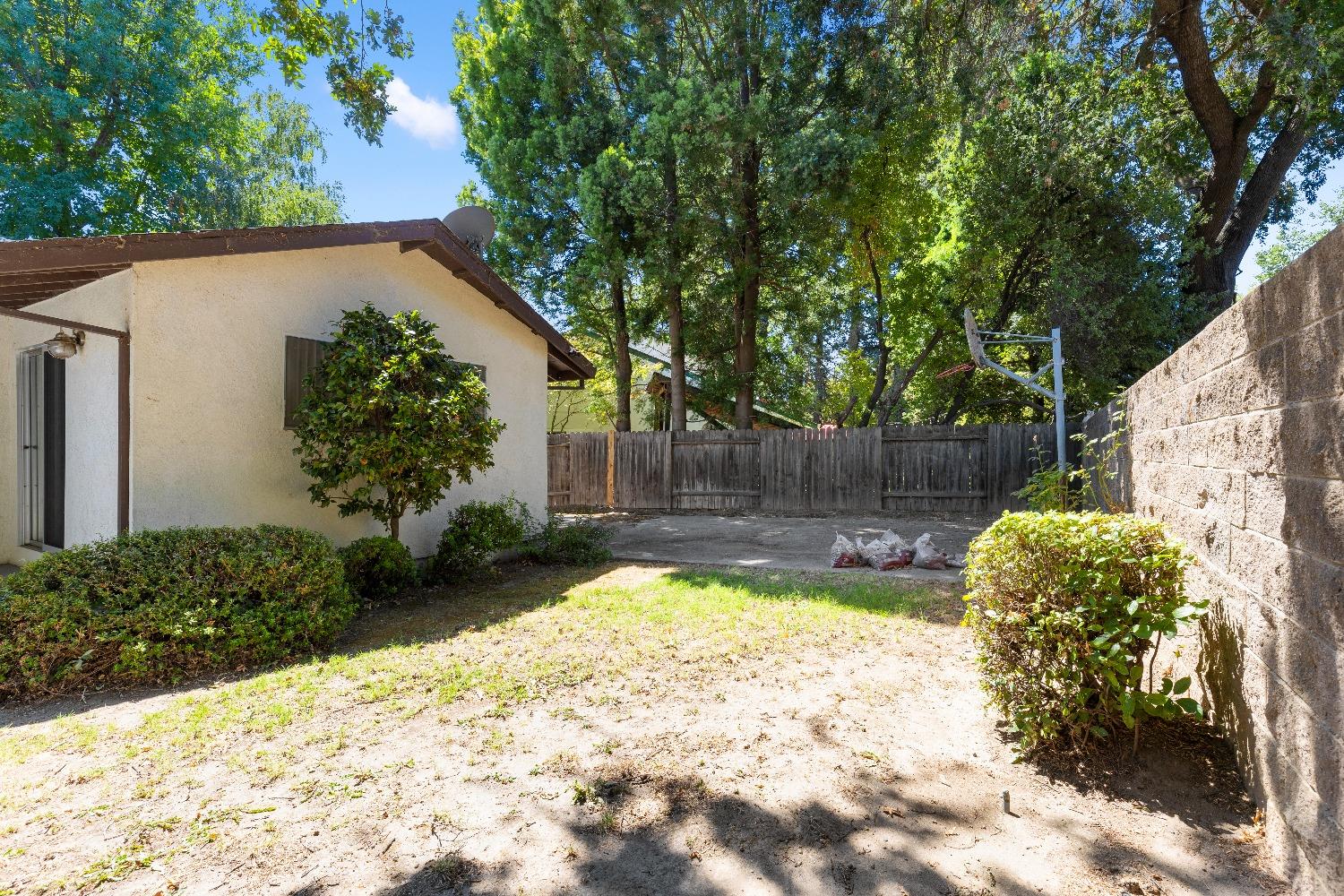 Detail Gallery Image 32 of 36 For 708 Riverlake Way, Sacramento,  CA 95831 - 3 Beds | 2/1 Baths