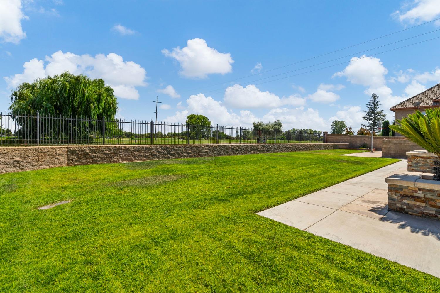 Detail Gallery Image 70 of 88 For 1426 Riverview Cir #E,  Ripon,  CA 95366 - 4 Beds | 4 Baths