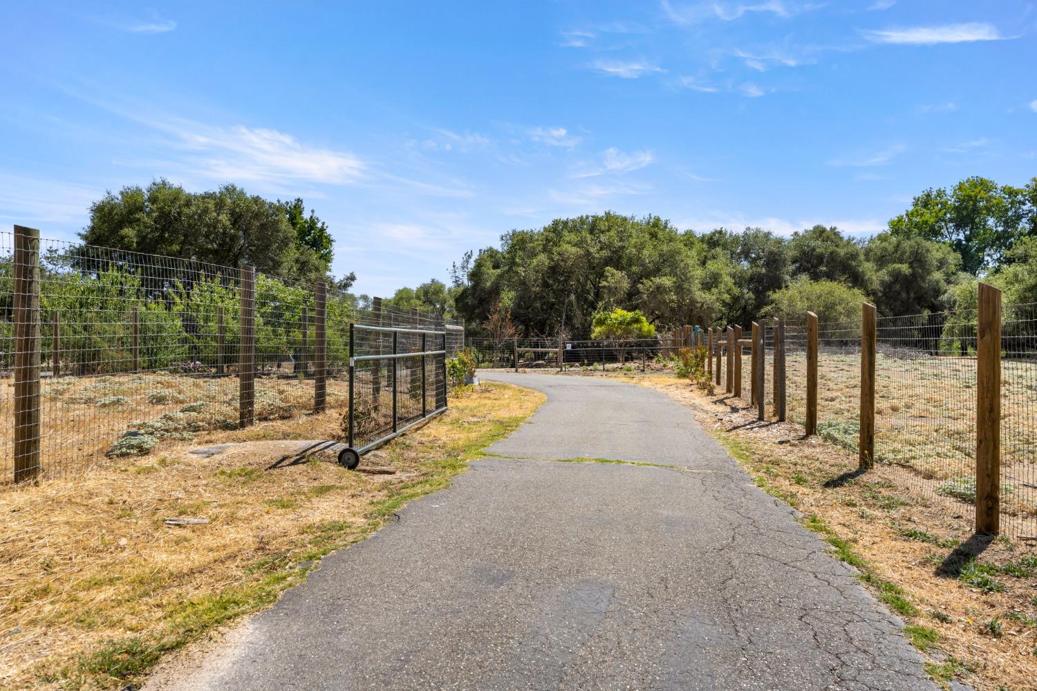 Detail Gallery Image 35 of 55 For 6740 Rancho Los Pavos Ln, Granite Bay,  CA 95746 - 7 Beds | 2/2 Baths