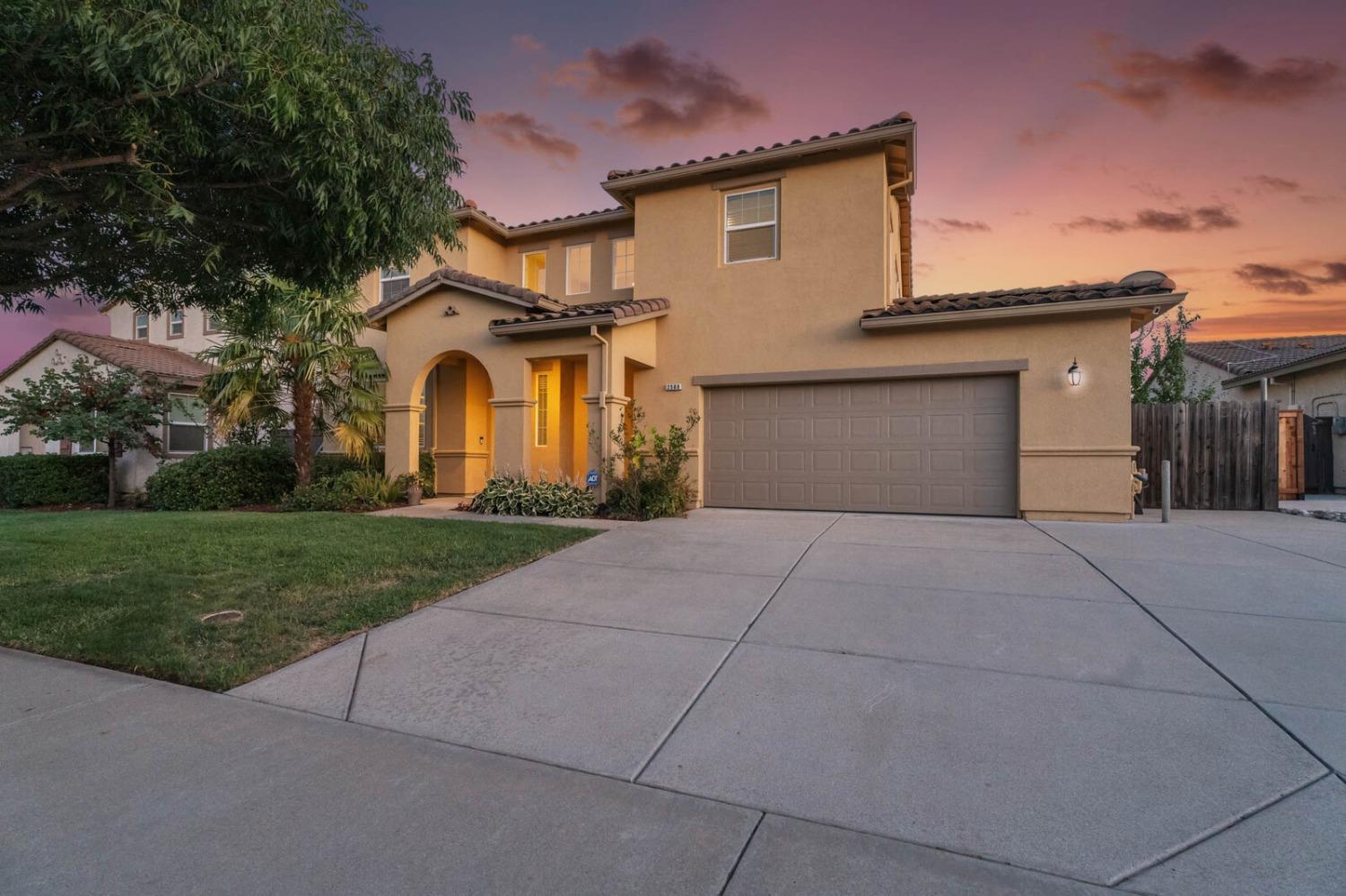 Detail Gallery Image 1 of 1 For 2588 Ranchland Way, Roseville,  CA 95747 - 4 Beds | 3/1 Baths