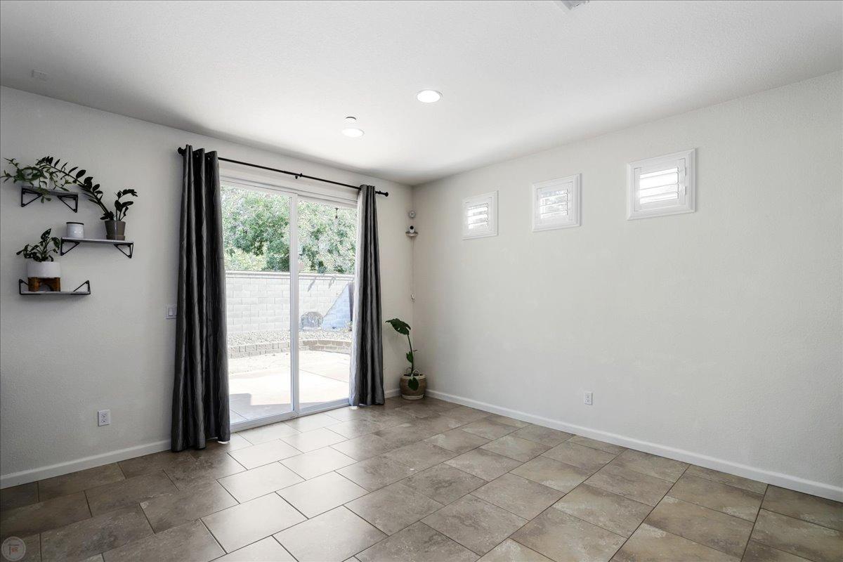 Detail Gallery Image 19 of 37 For 1093 Shady Grove St, Manteca,  CA 95336 - 3 Beds | 2 Baths