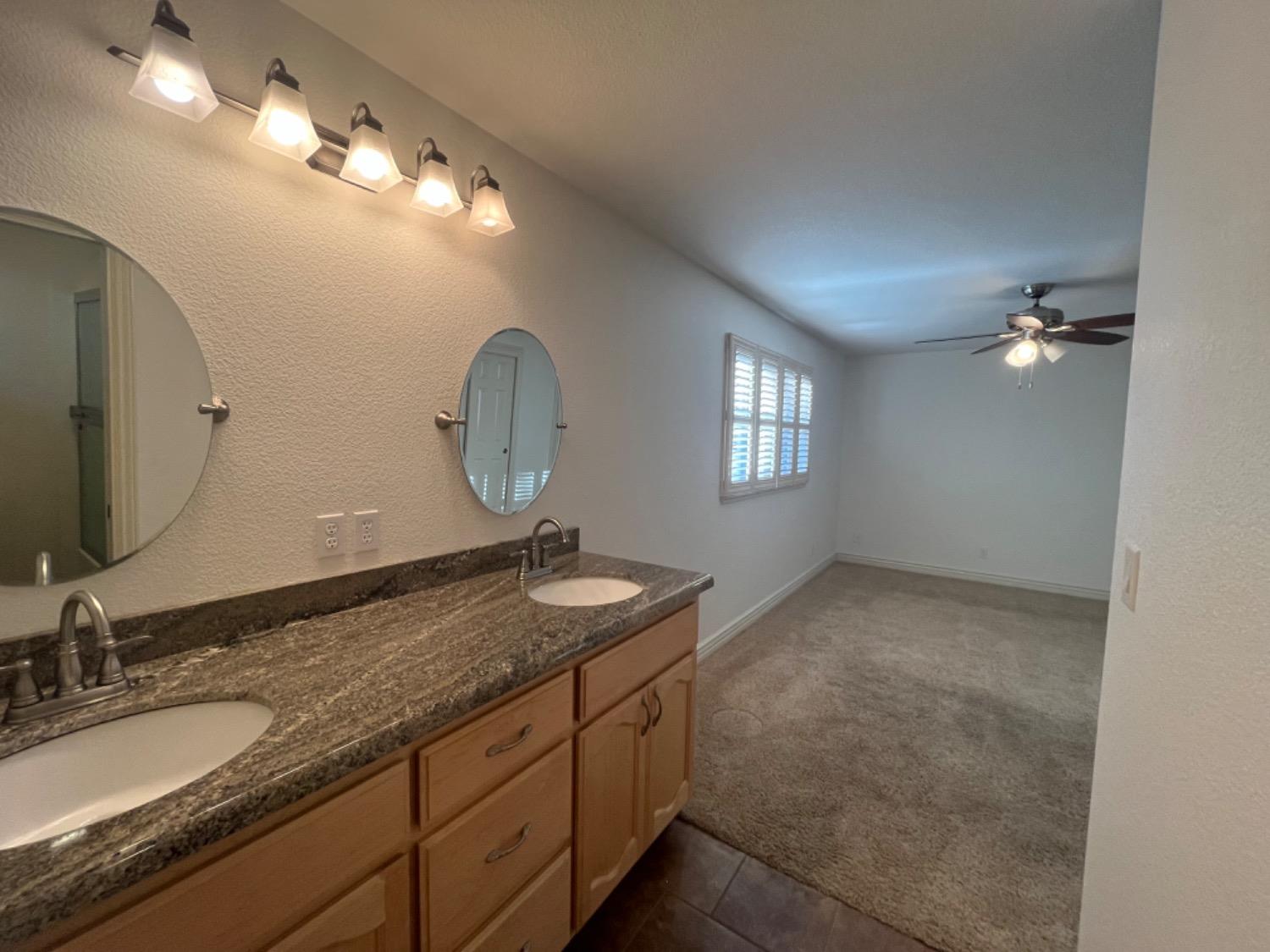 Detail Gallery Image 37 of 44 For 1127 Locust Ave, Manteca,  CA 95337 - 3 Beds | 2 Baths