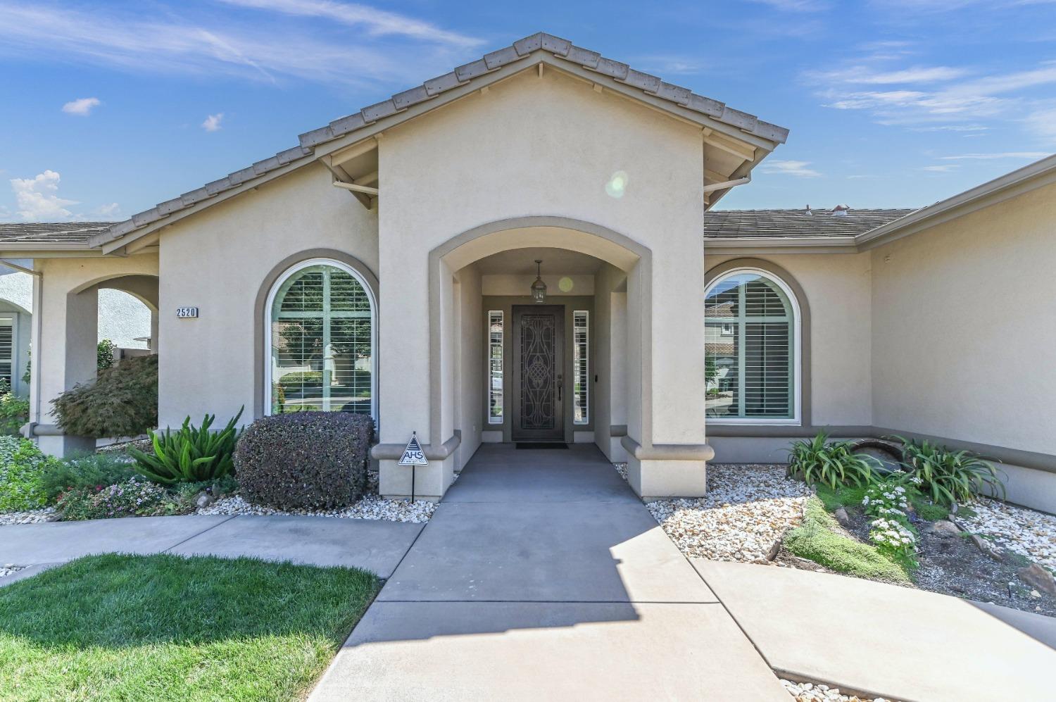 Detail Gallery Image 2 of 60 For 2520 Portofino Dr, Modesto,  CA 95356 - 3 Beds | 2 Baths